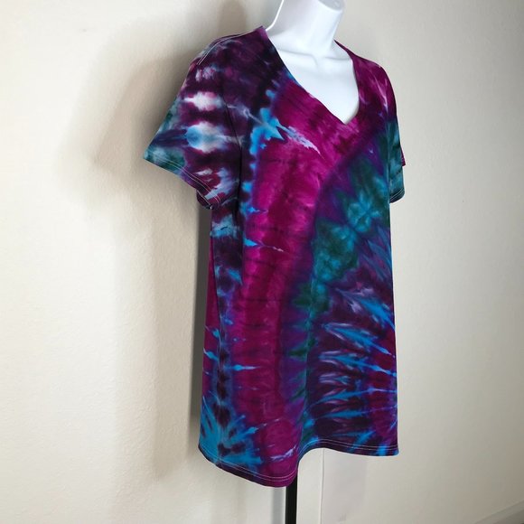 Women's Tie-Dye S/S V-Neck T-Shirt | X-Large - Picture 3 of 8